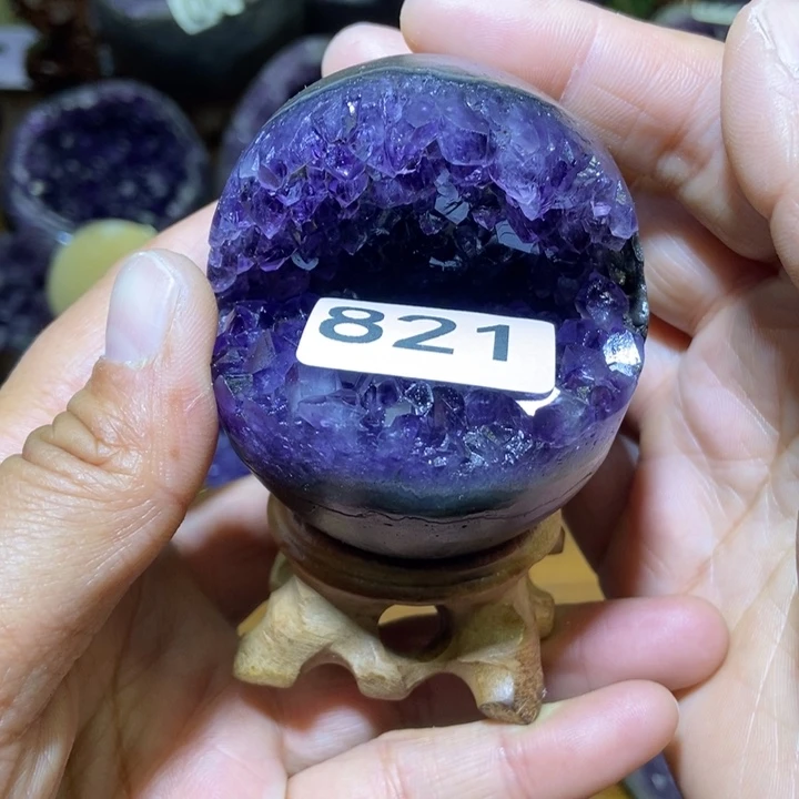 伊***治未镶嵌大型摆件（非配饰）紫晶