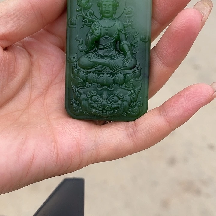 颈饰未镶嵌和田玉（糖玉）