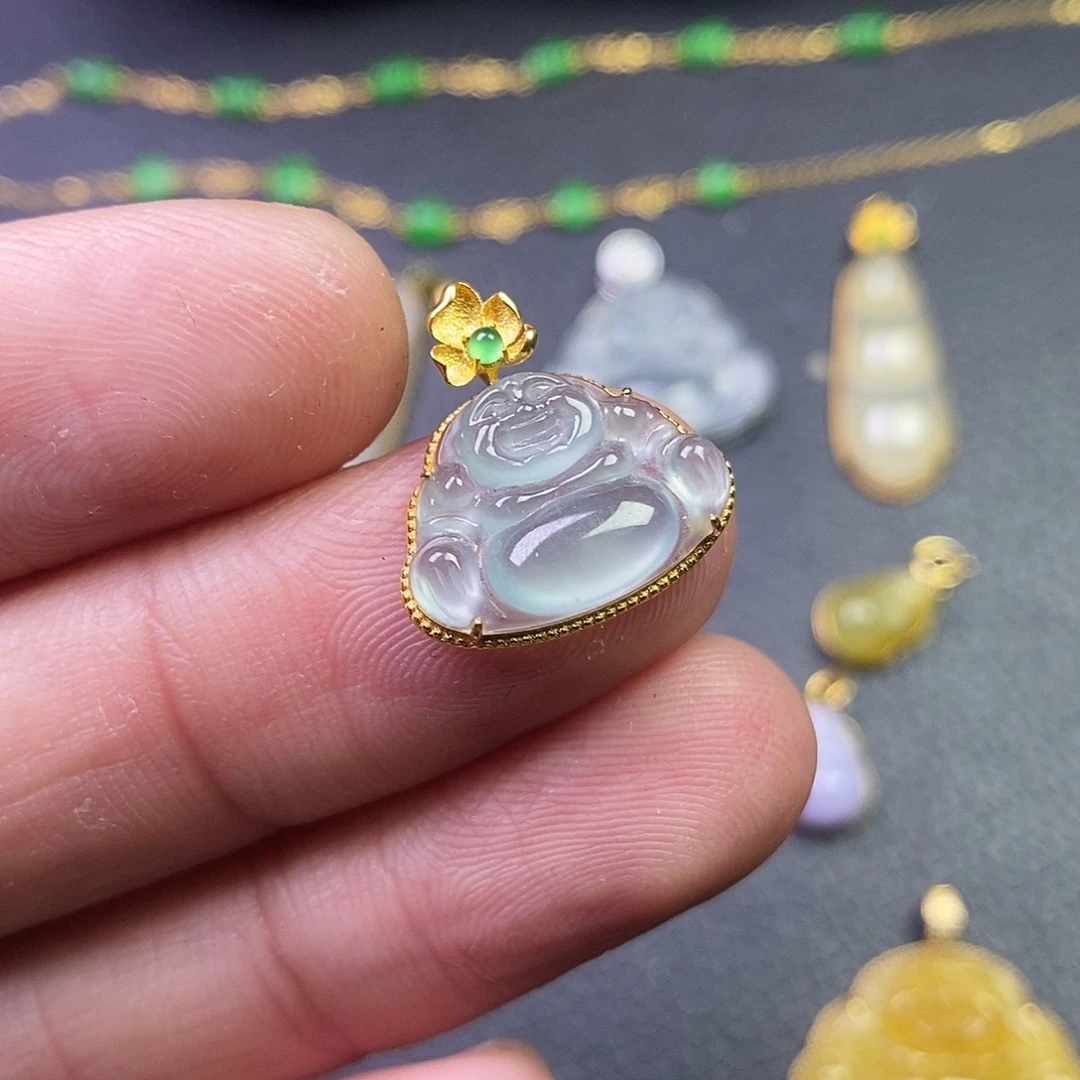 颈饰18K金镶嵌翡翠