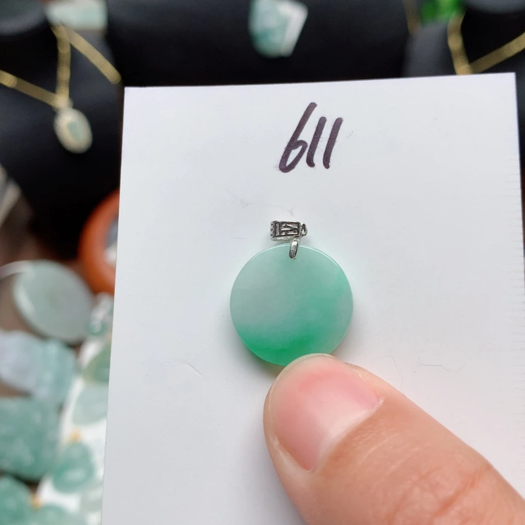 翡翠颈饰银S925镶嵌吊坠