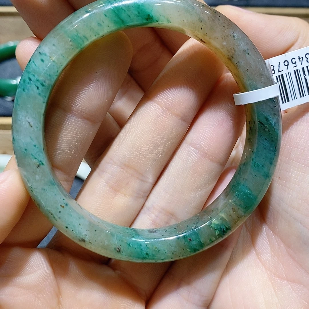 独山玉未镶嵌手镯