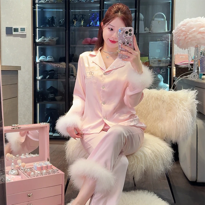 DIMDEVL/汀黛KT猫烫钻缎面春季宽松甜美可爱毛毛袖家居服睡衣套装