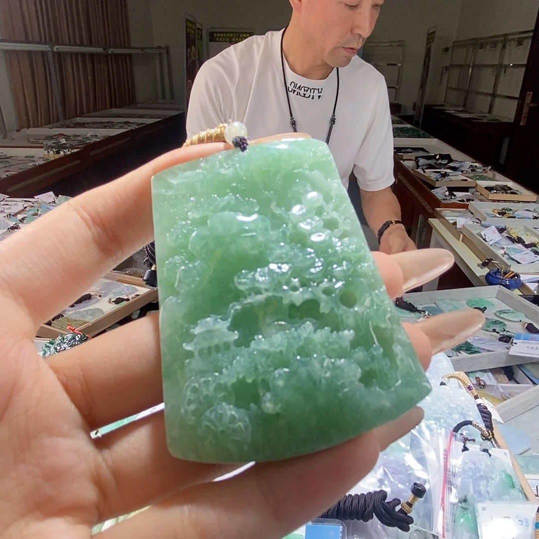 翡翠未镶嵌颈饰翡翠