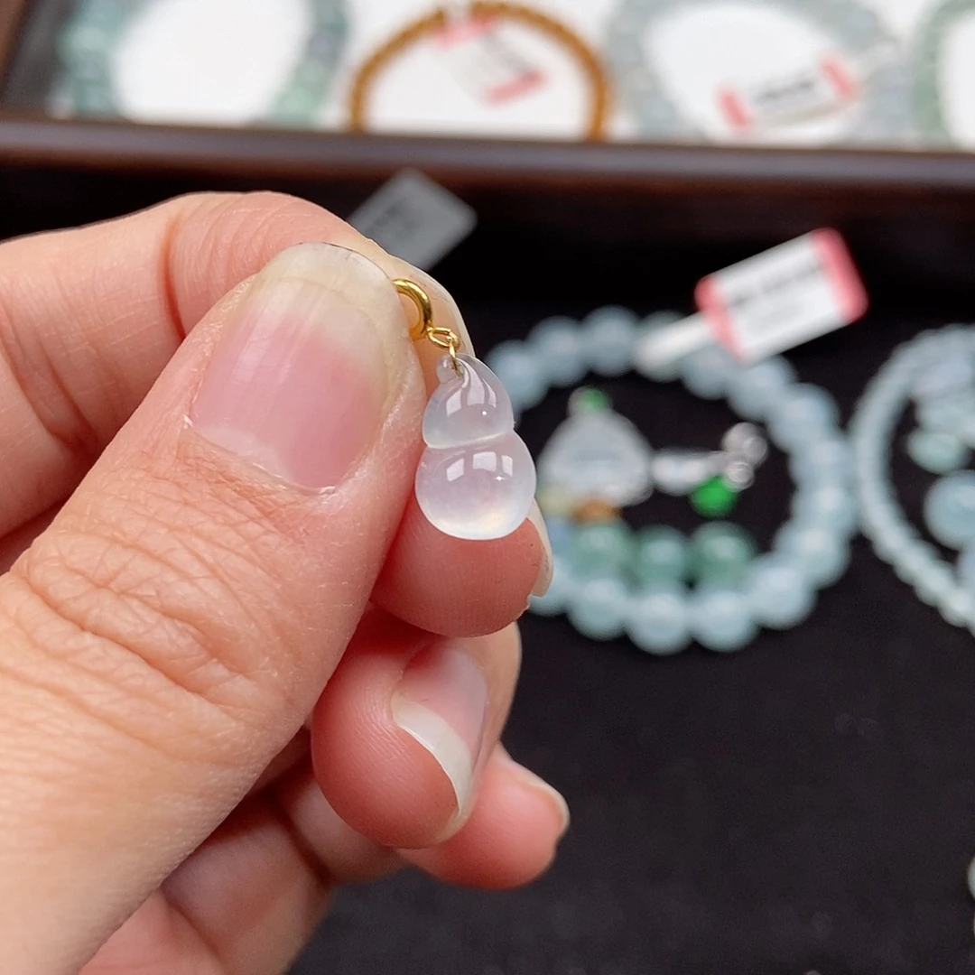 翡翠18K金镶嵌手串葫芦