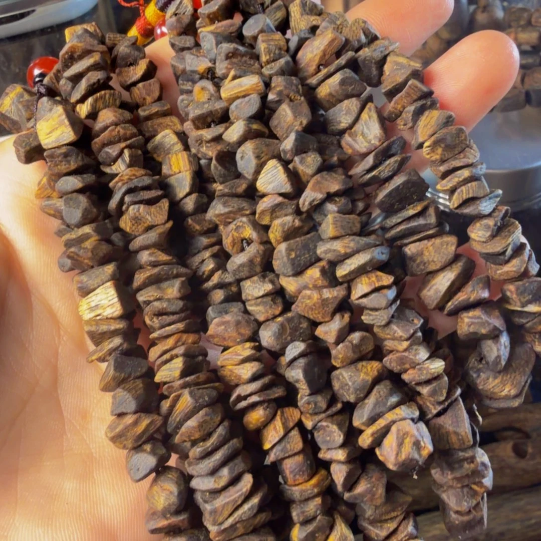 沉香沉香碎屑沉水车挂发一条