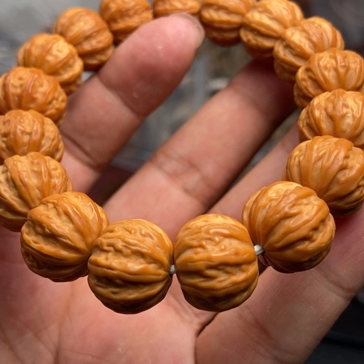 猴头核桃吊坠文玩手串