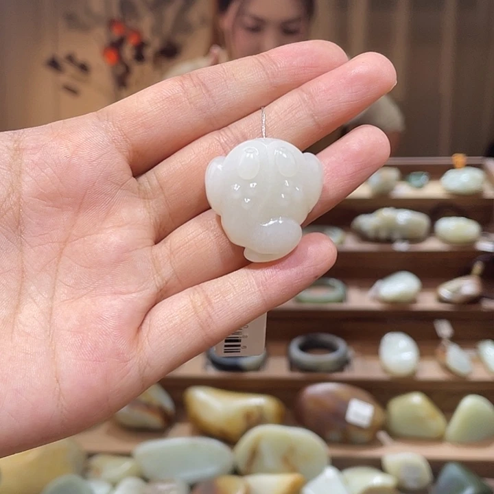 颈饰未镶嵌和田玉（白玉）金蟾吊坠