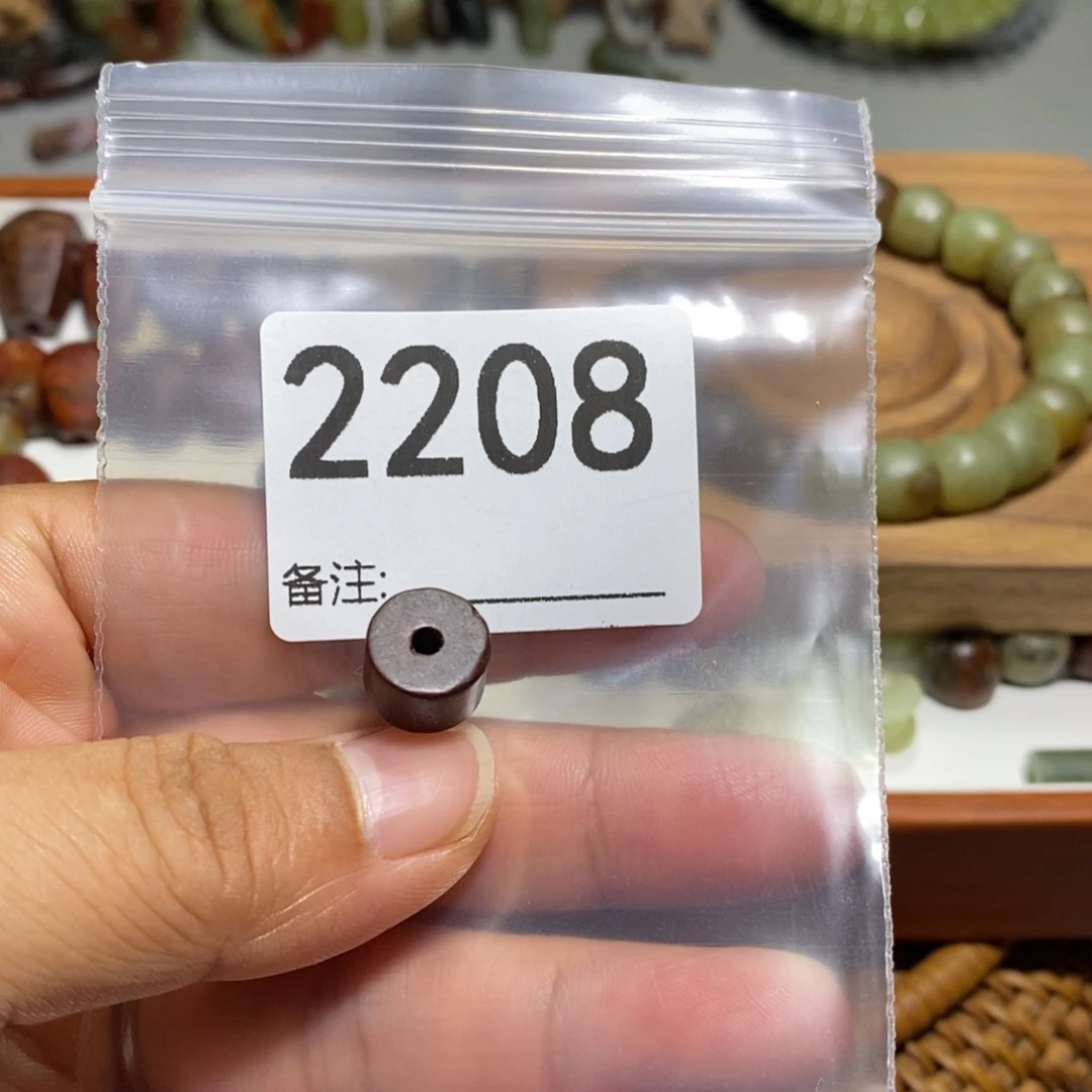 颈饰未镶嵌透闪石质玉@**?