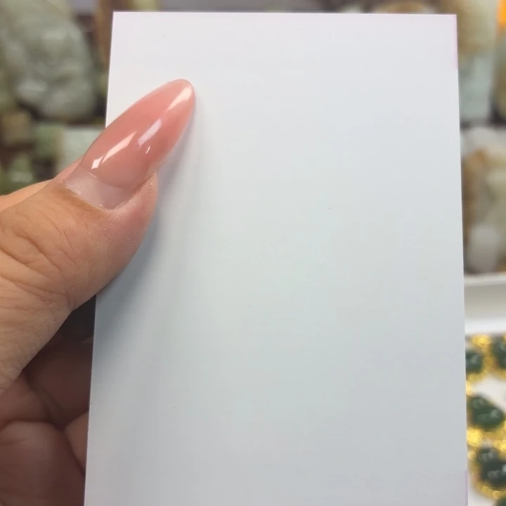 和田玉未镶嵌颈饰人***笑