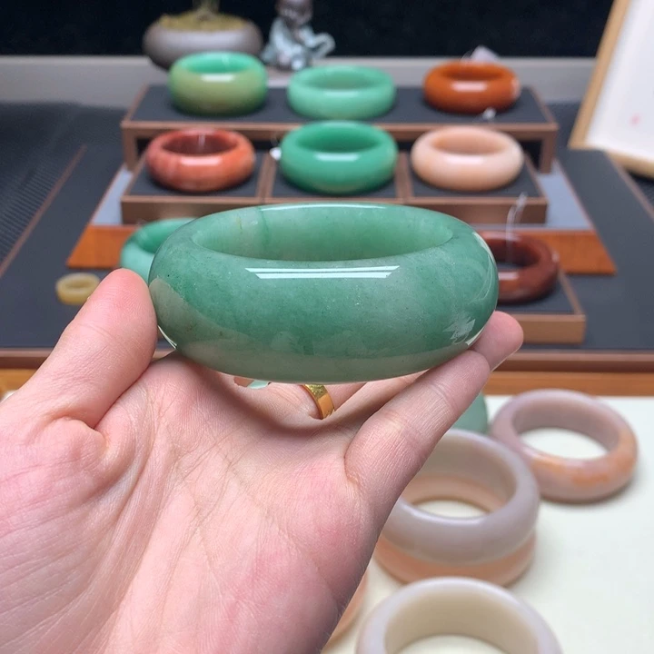 安***滕石英质玉（非洲翠）合金佘太翠