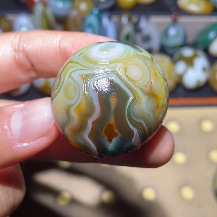 【闪购商品】未镶嵌玛瑙/玉髓珠宝奇石33