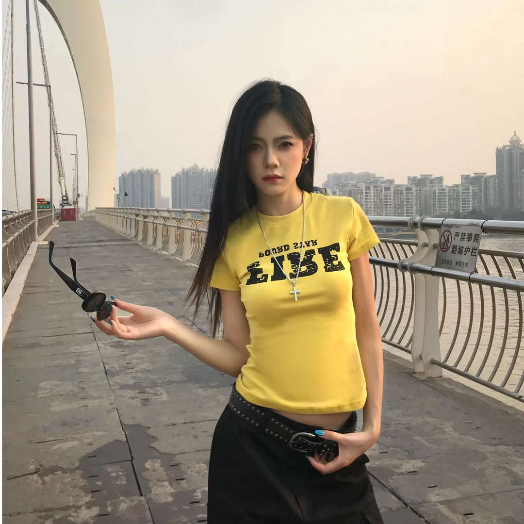 【十二】美式黄色短袖t恤女正肩夏季印花圆领修辣妹上衣PLY798
