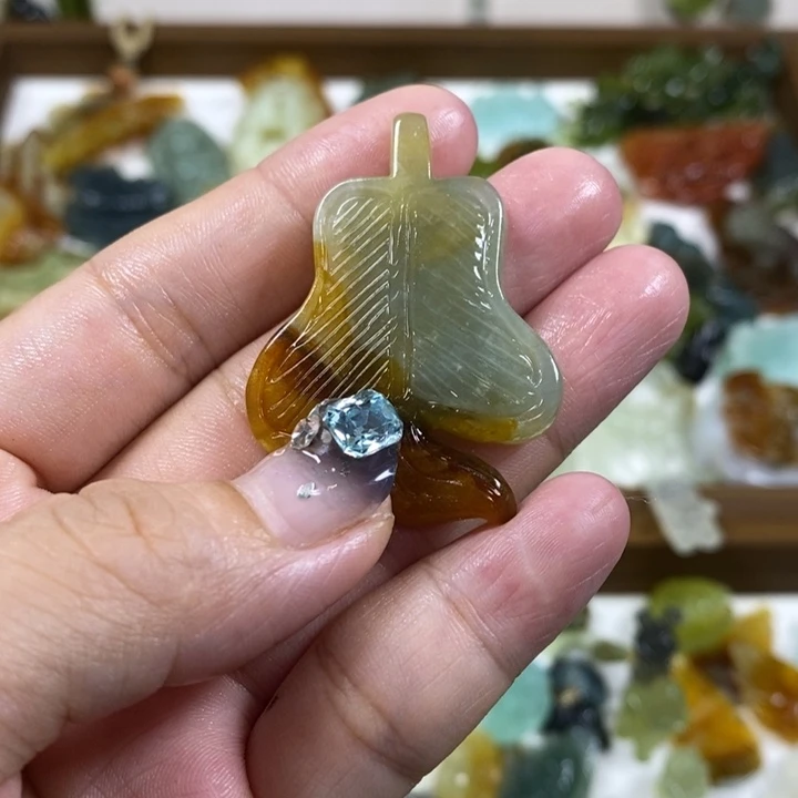 未镶嵌蛇纹石玉吊坠?***?