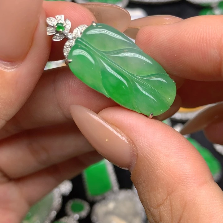 翡翠18K金镶嵌吊坠(不含链)