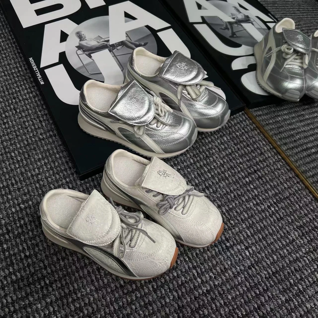 【卡皮巴拉】厚底德训鞋女2025春季新款圆头百搭休闲板鞋潮3026-1