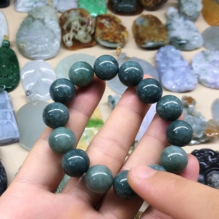 翡翠未镶嵌颈饰链接