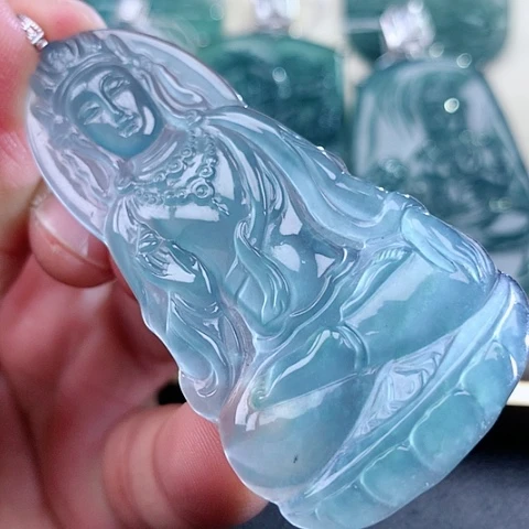 【闪购商品】翡翠颈饰18K金镶嵌天然翡翠