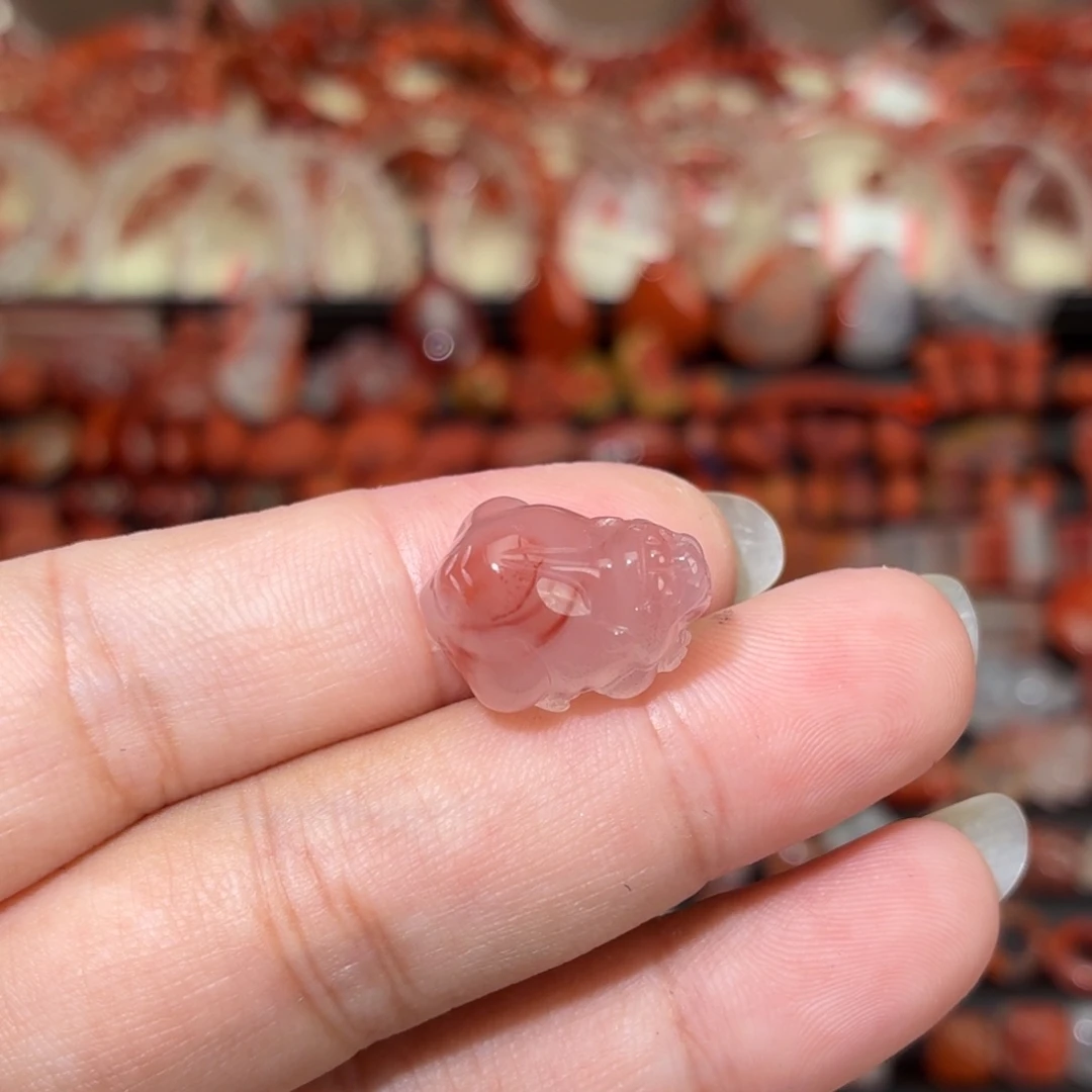 南红玛瑙未镶嵌颈饰貔貅