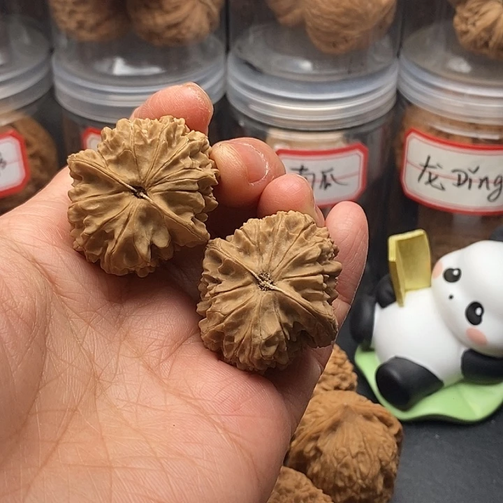文玩核桃把件大****L龙珠