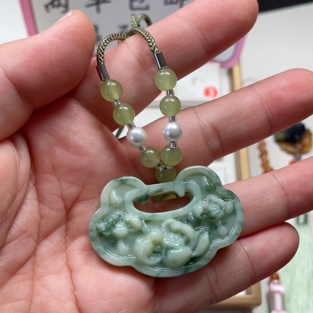 未镶嵌蛇纹石玉颈饰