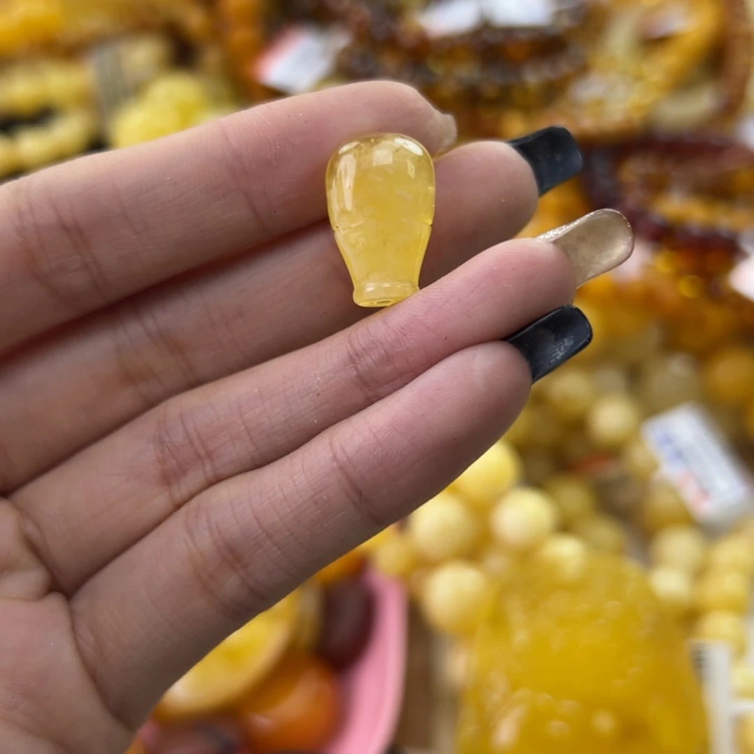 琥珀珠宝奇石未镶嵌