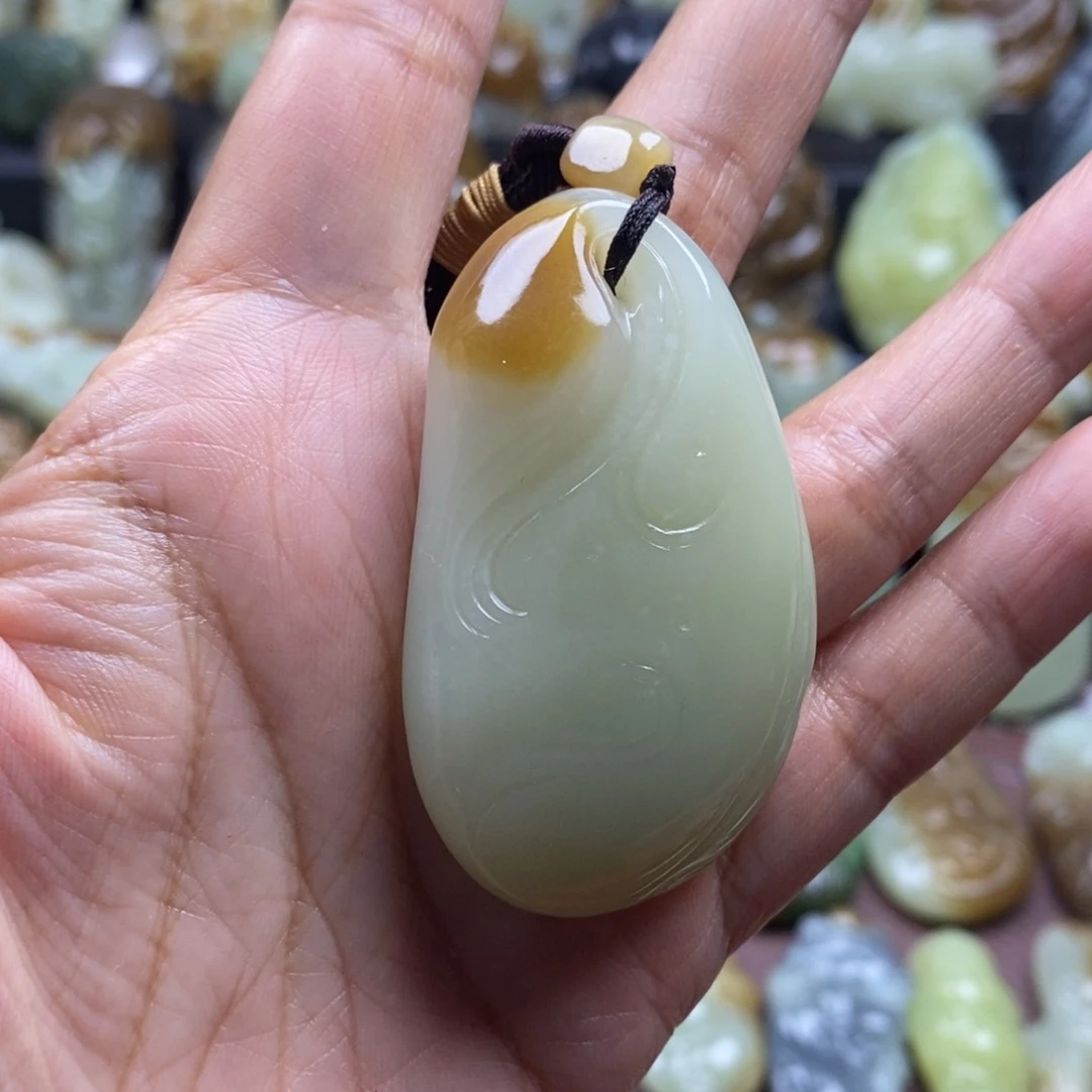 吊坠(不含链)未镶嵌和田玉（糖玉）波**阔