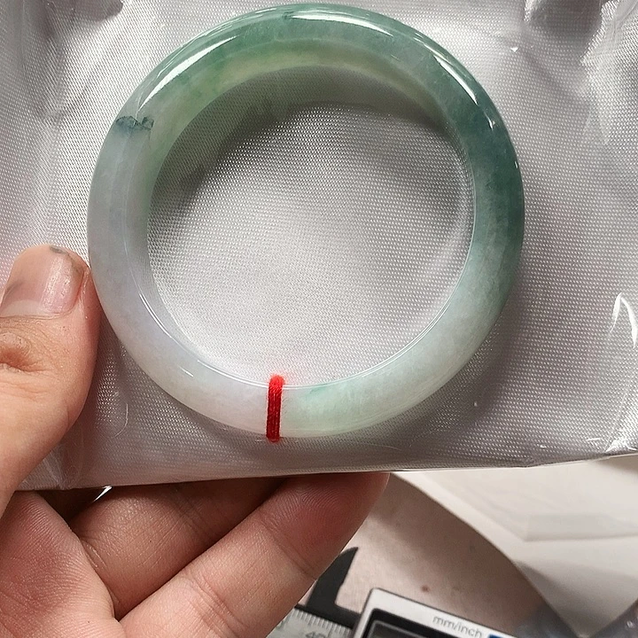 翡翠未镶嵌手镯缅甸翡翠手镯圈口56