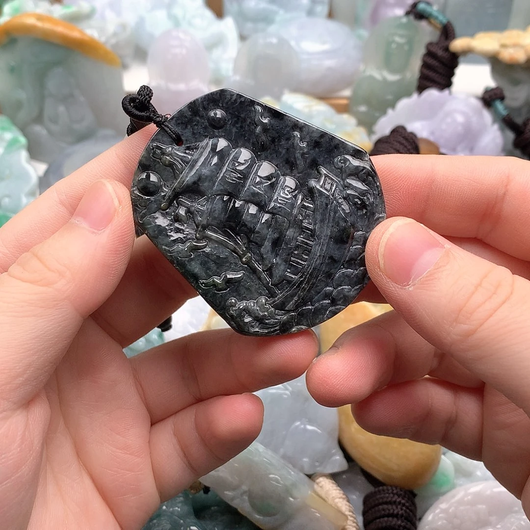 吊坠(不含链)未镶嵌翡翠