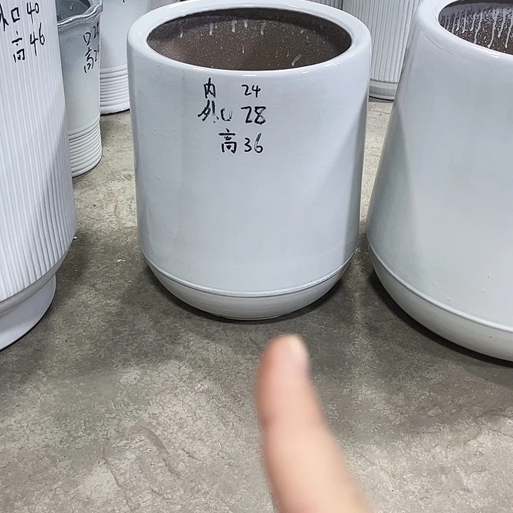 陶瓷大花盆小号一个