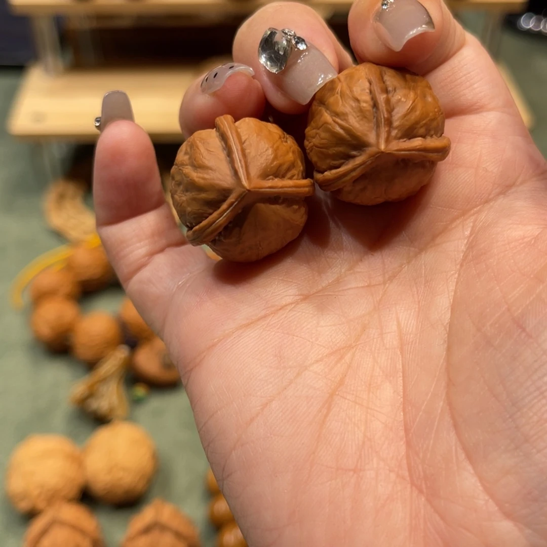 文玩核桃把件三棱全品