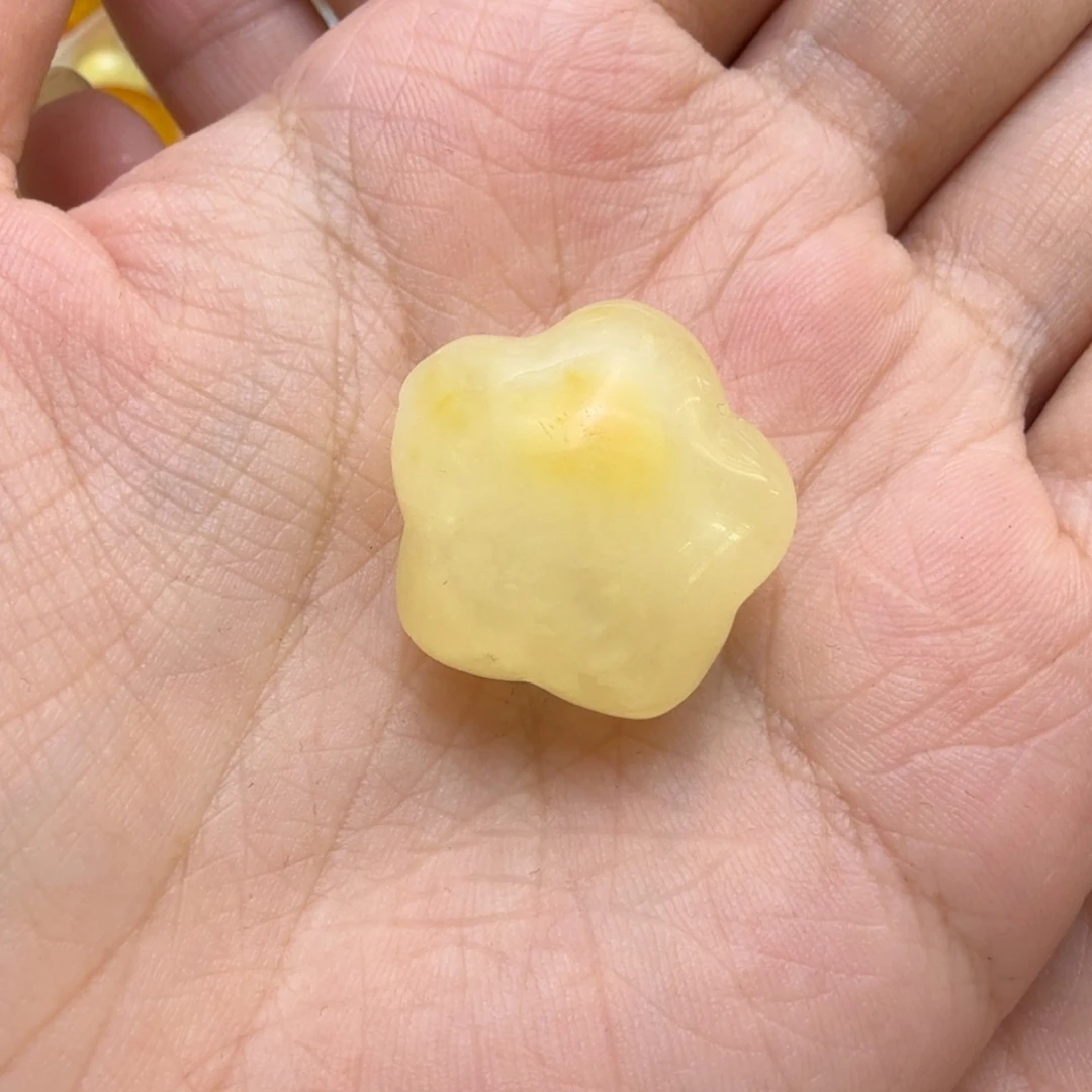 蜜蜡未镶嵌珠宝奇石