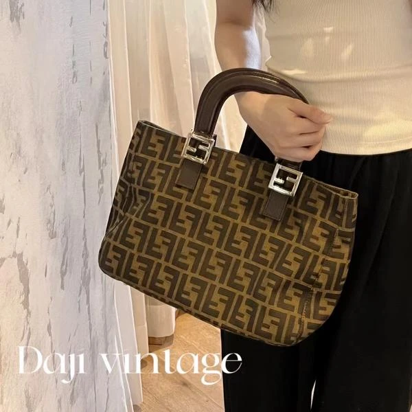 95新 FENDI/芬迪 大吉中古/fendi芬迪老花银扣托特手提包