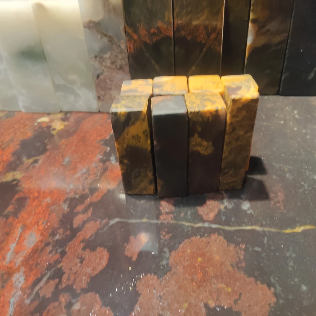 小型桂林鸡血玉印章（主播福利）工艺品批发定制玉石奇石天然黑色