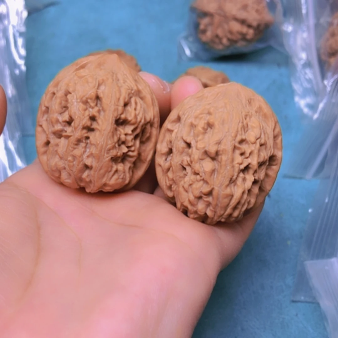 【闪购商品】把件核桃36红锦鲤修尖