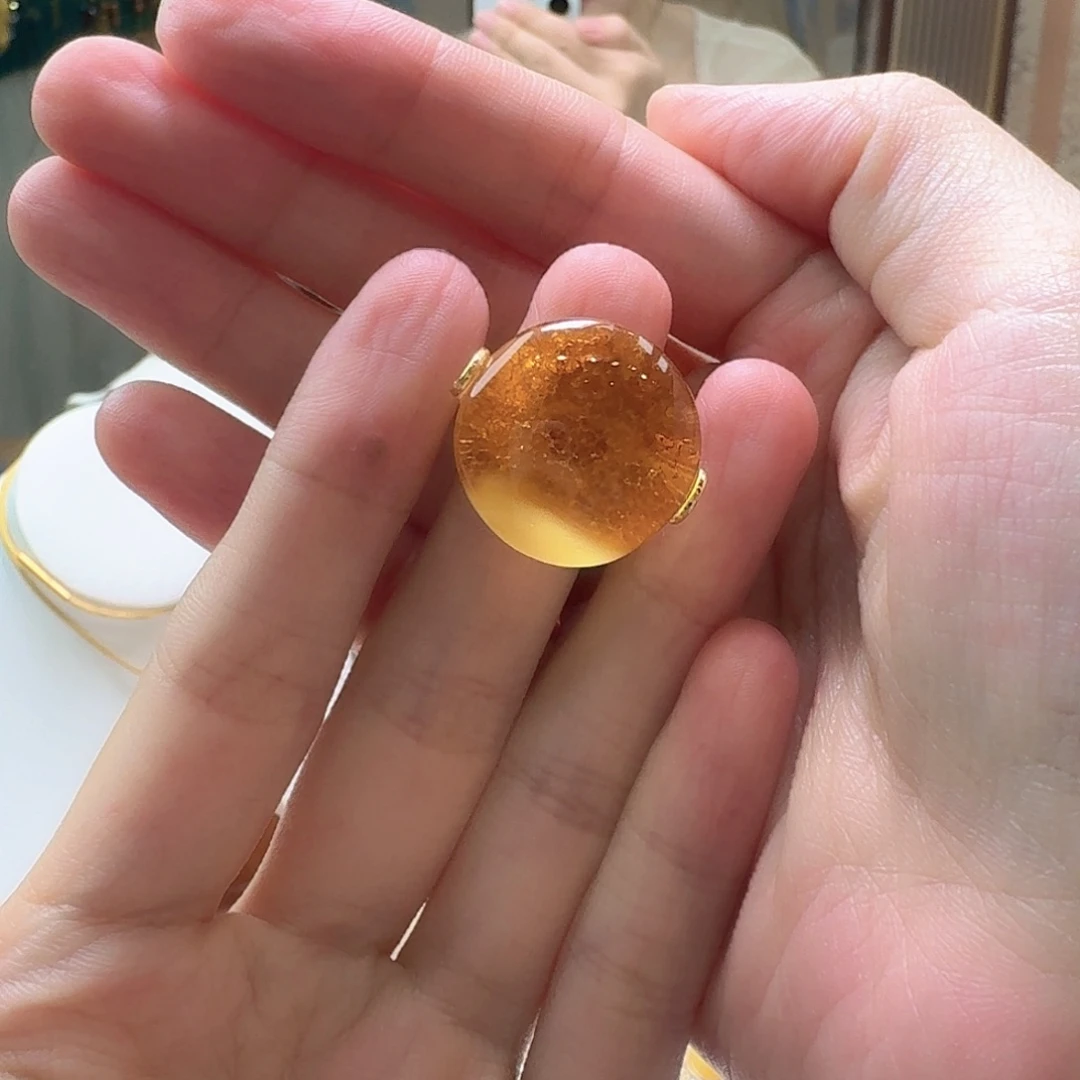 琥珀未镶嵌颈饰戒指