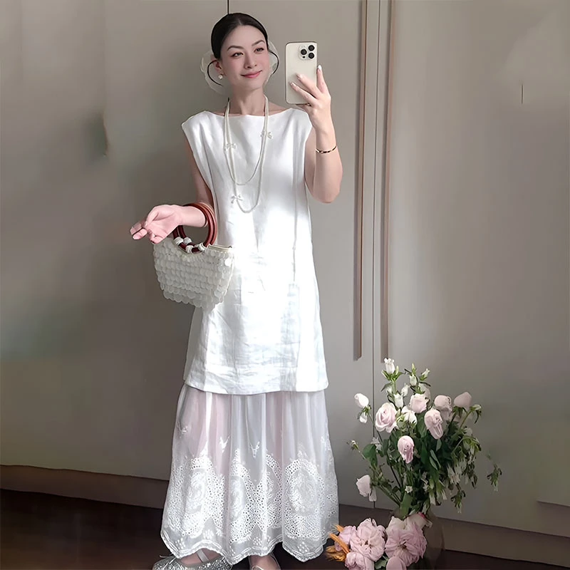 法式宽松别致蕾丝拼接圆领连衣裙女2025新款夏季超火无袖中长裙女