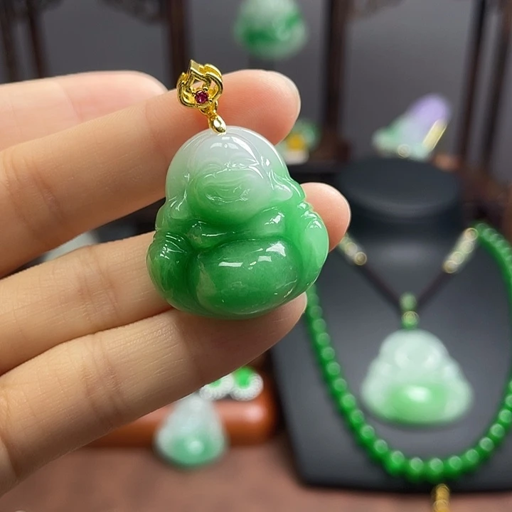 翡翠未镶嵌吊坠(赠链)