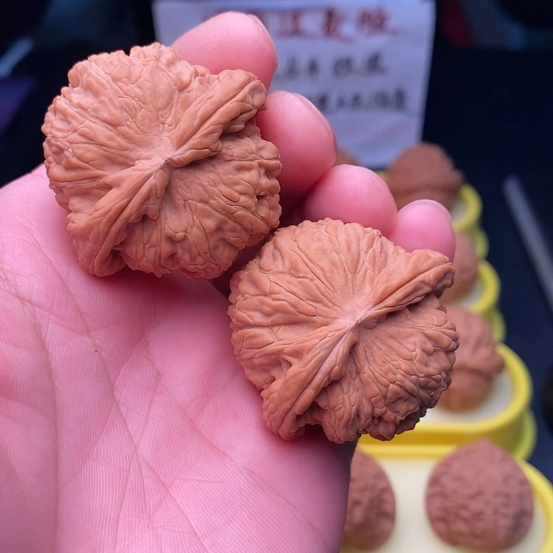 桃核把件佳***栅山地闷白富甲一方