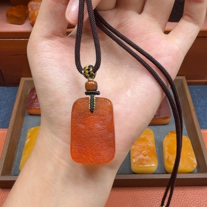 蜜蜡未镶嵌吊坠(赠链)