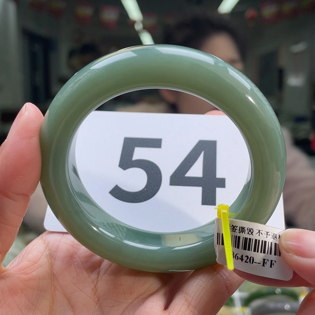 和田玉手镯未镶嵌猫眼纹