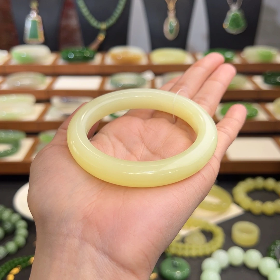 和田玉手镯未镶嵌?***轻新疆若羌黄口56