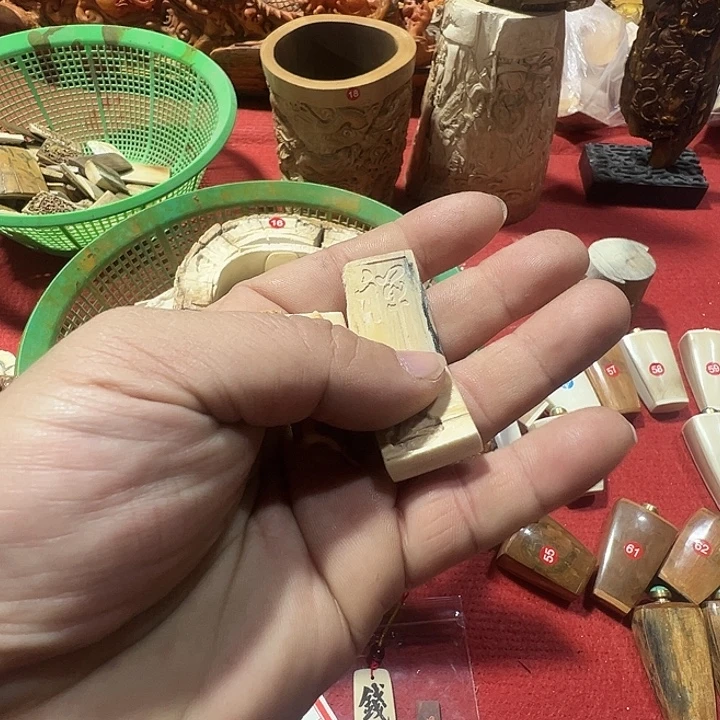 不***星泥塑工艺品的制作