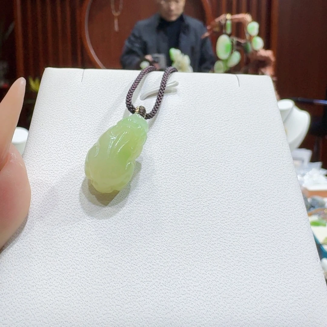 和田玉翠青冰底貔貅未镶嵌