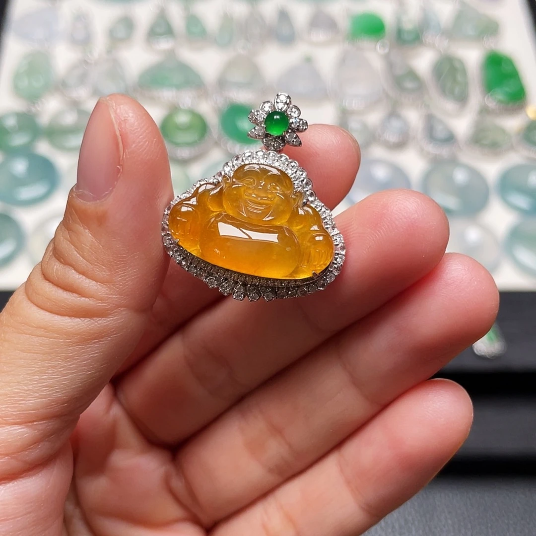 翡翠18K金镶嵌颈饰佛公