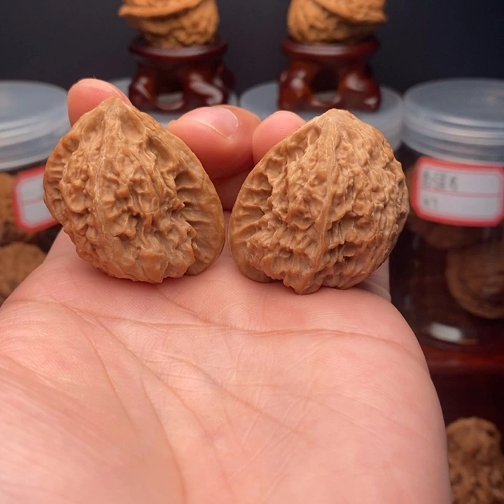 文玩核桃把件异形文玩核桃2