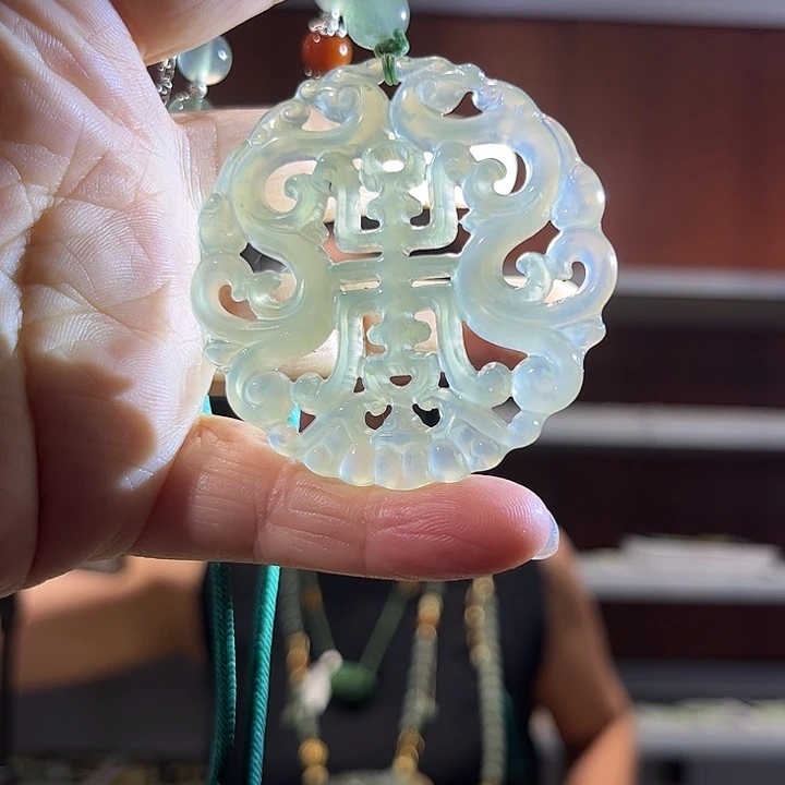 岫玉未镶嵌毛衣链