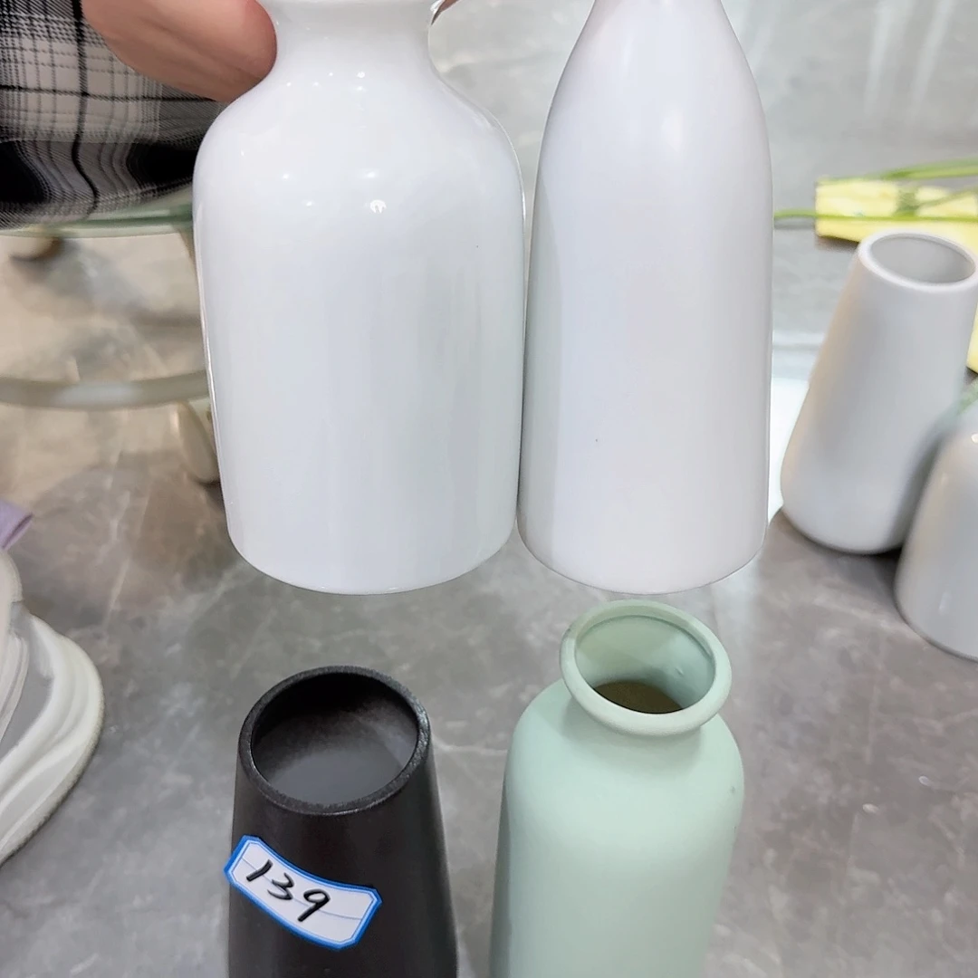 139号一套陶瓷小号微瑕