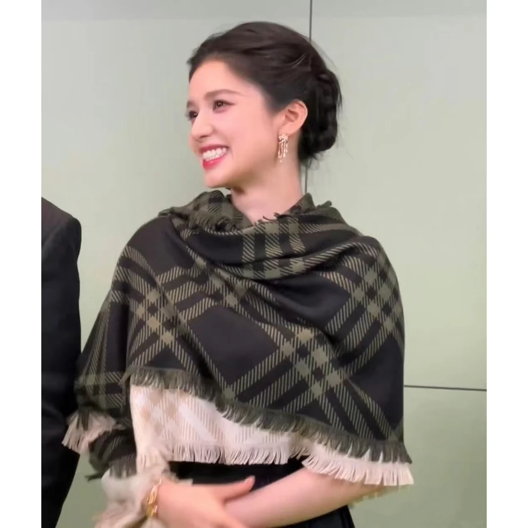 张婧仪同款仿羊绒围巾女黑色复古双面羊毛保暖披肩格纹流苏围脖冬