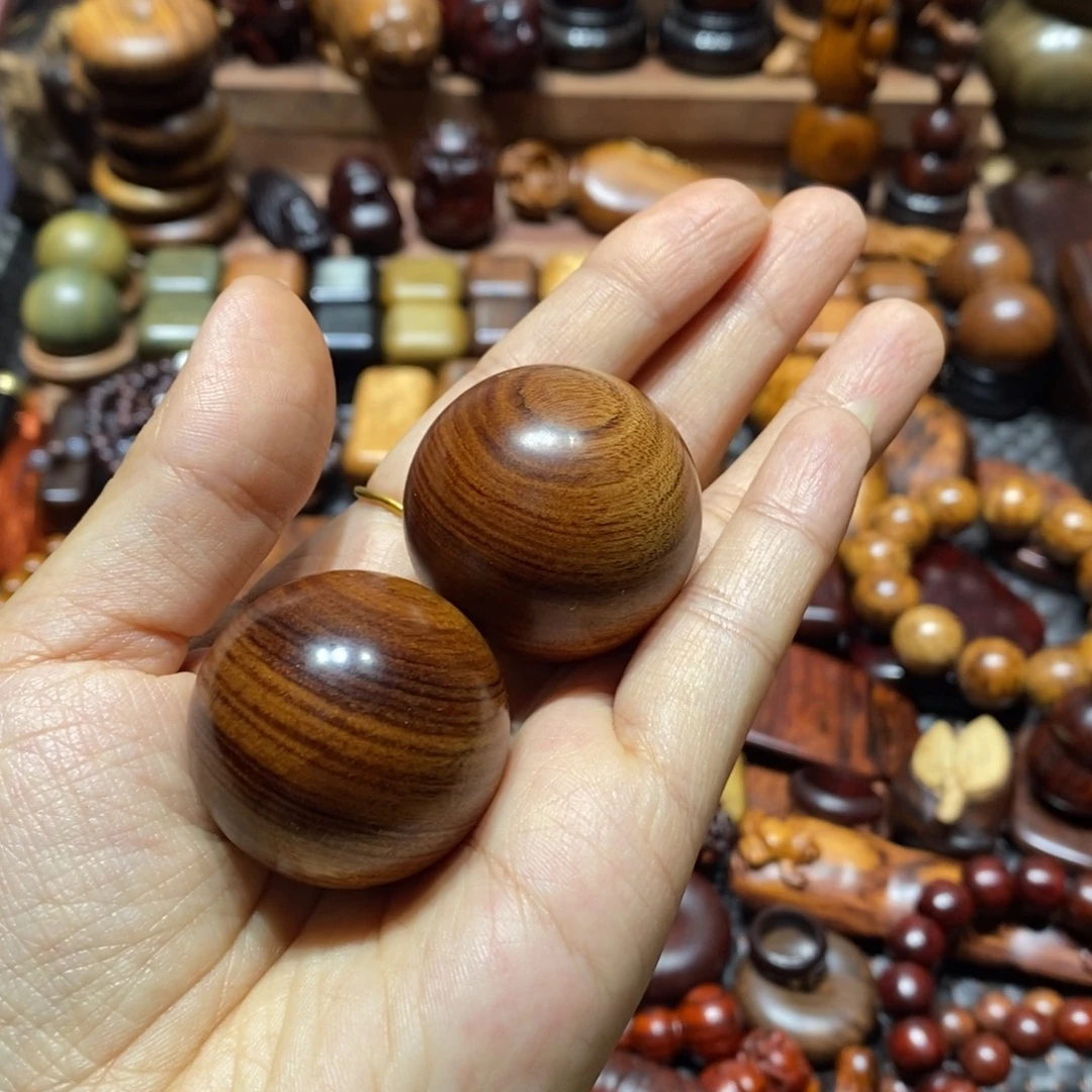 再***克木沙漠铁瑕疵3.5球一对