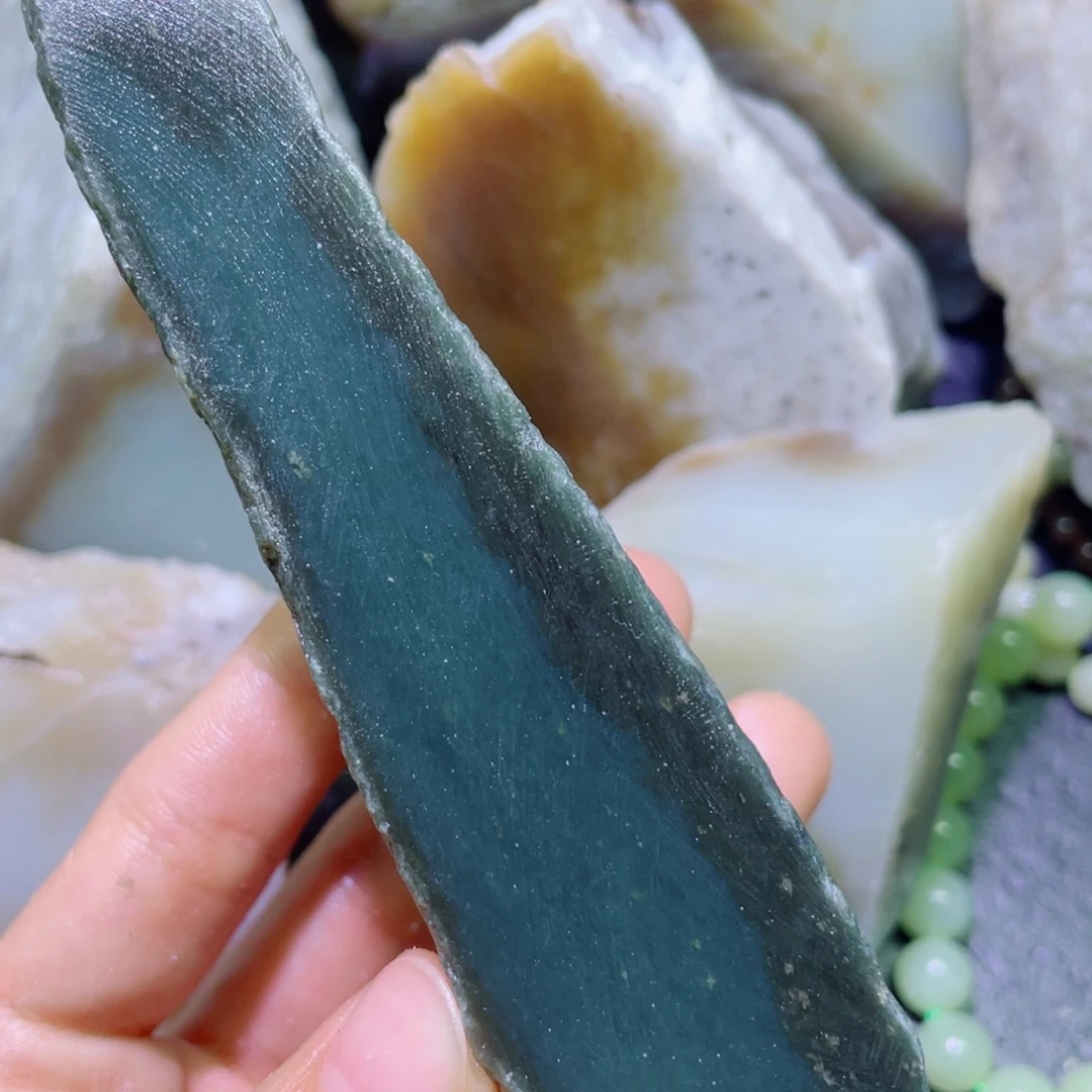 和田玉未镶嵌珠宝半成品